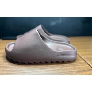 Yeezy YS-01 Slide "Flax"  MEN’S SIZE:9 NEVER WORN